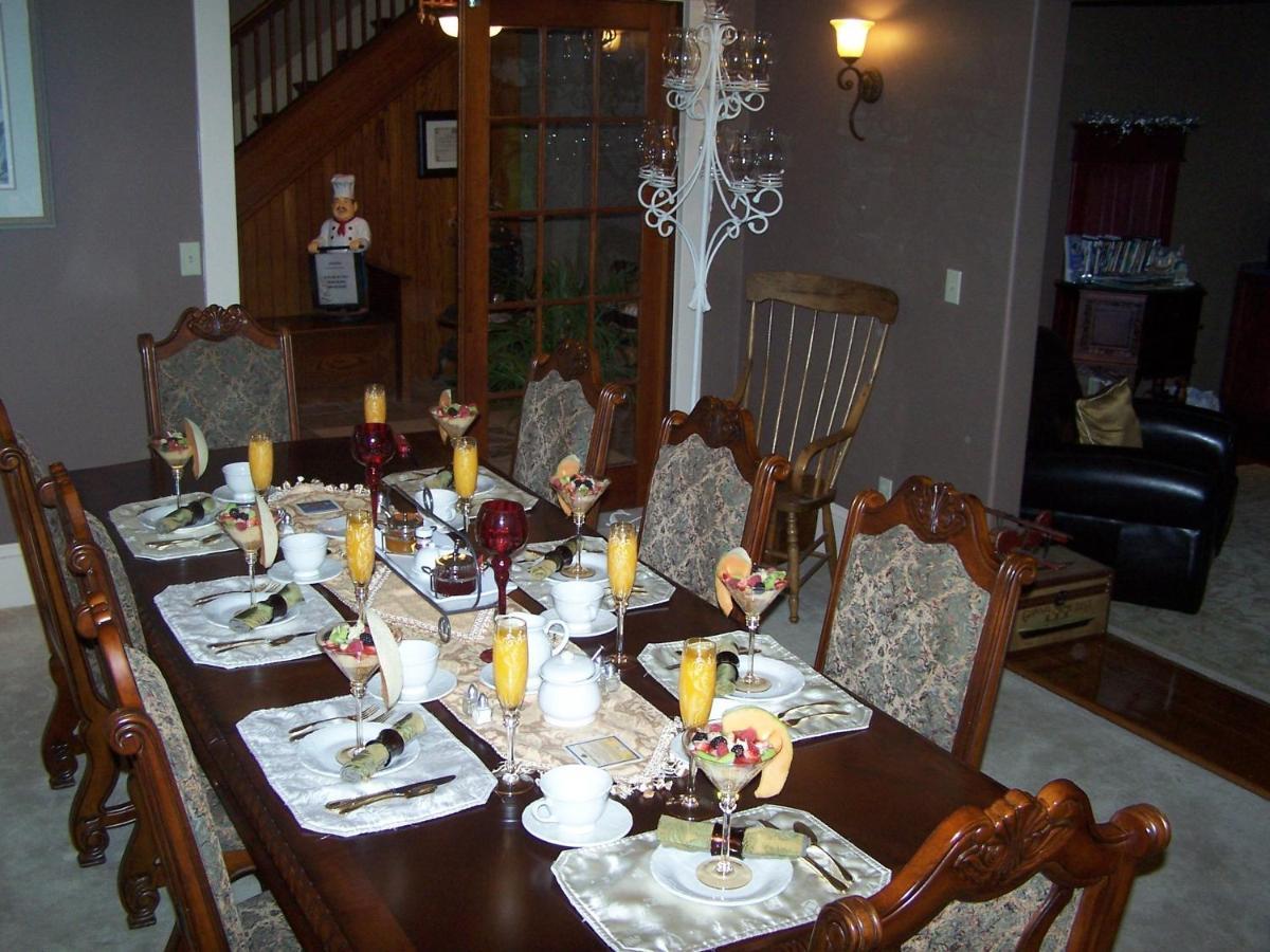 Creighton Manor Inn Bed & Breakfast Orillia Exteriér fotografie