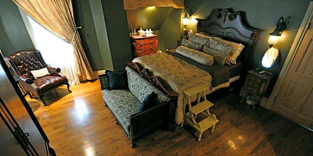 Creighton Manor Inn Bed & Breakfast Orillia Pokoj fotografie