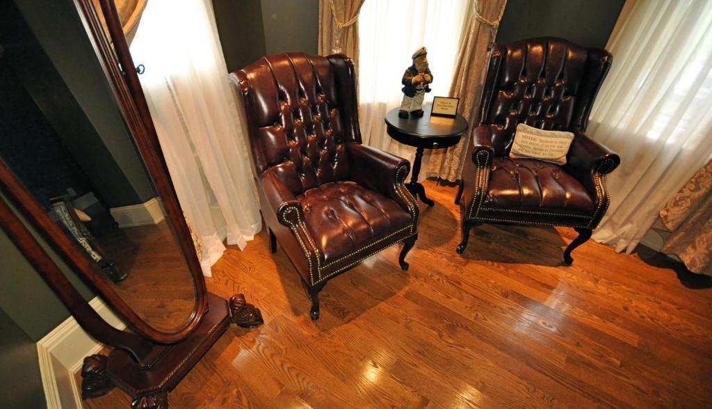 Creighton Manor Inn Bed & Breakfast Orillia Exteriér fotografie